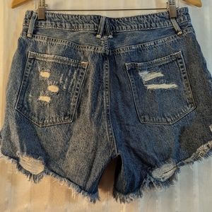 Good American Denim Shorts Raw Hem Distressed sz 8/29 Bohemian Chic Summer